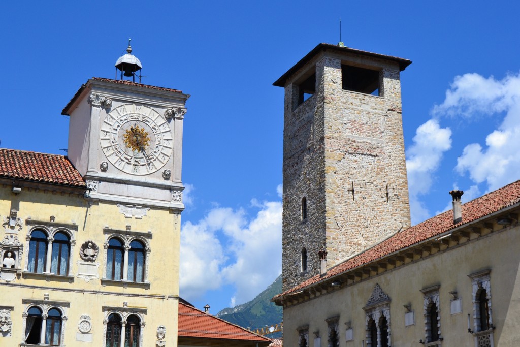 piazza-duomo-belluno_monaco-venezia